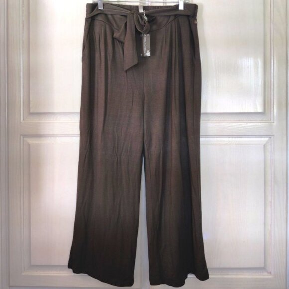 Matilda Jane Wide Leg Crop Pants, Leopard Top w/Cami, Sweater, 4 Piece, Sz XL-2X - Picture 15 of 16